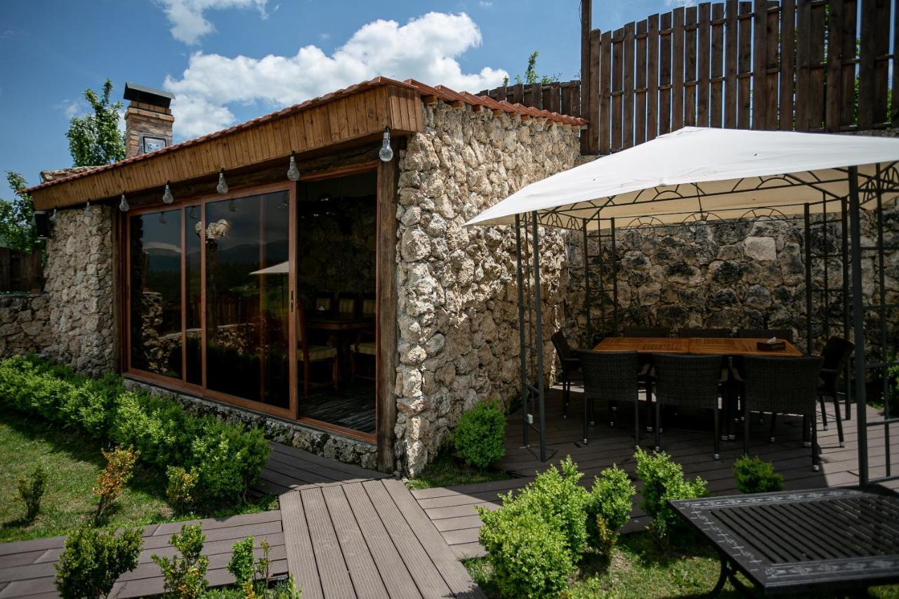Alpine Castle Hotel Dilijan Ngoại thất bức ảnh