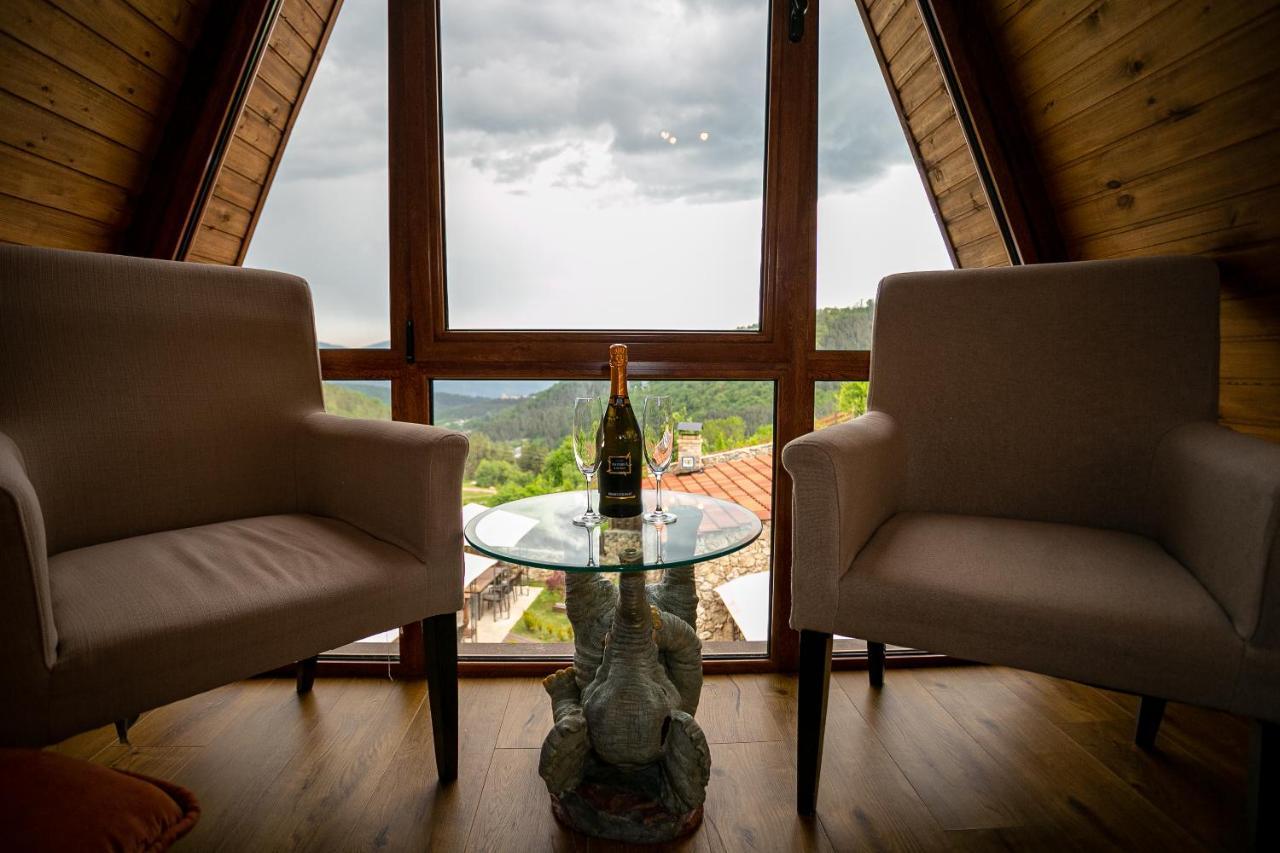 Alpine Castle Hotel Dilijan Ngoại thất bức ảnh