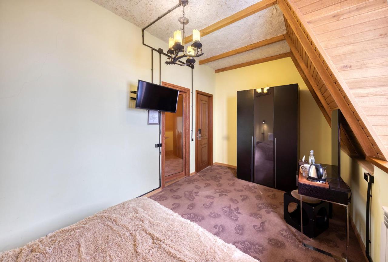 Alpine Castle Hotel Dilijan Ngoại thất bức ảnh