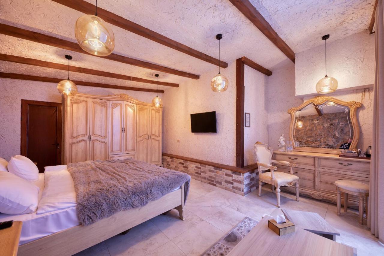 Alpine Castle Hotel Dilijan Ngoại thất bức ảnh