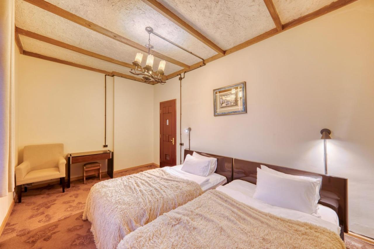 Alpine Castle Hotel Dilijan Ngoại thất bức ảnh