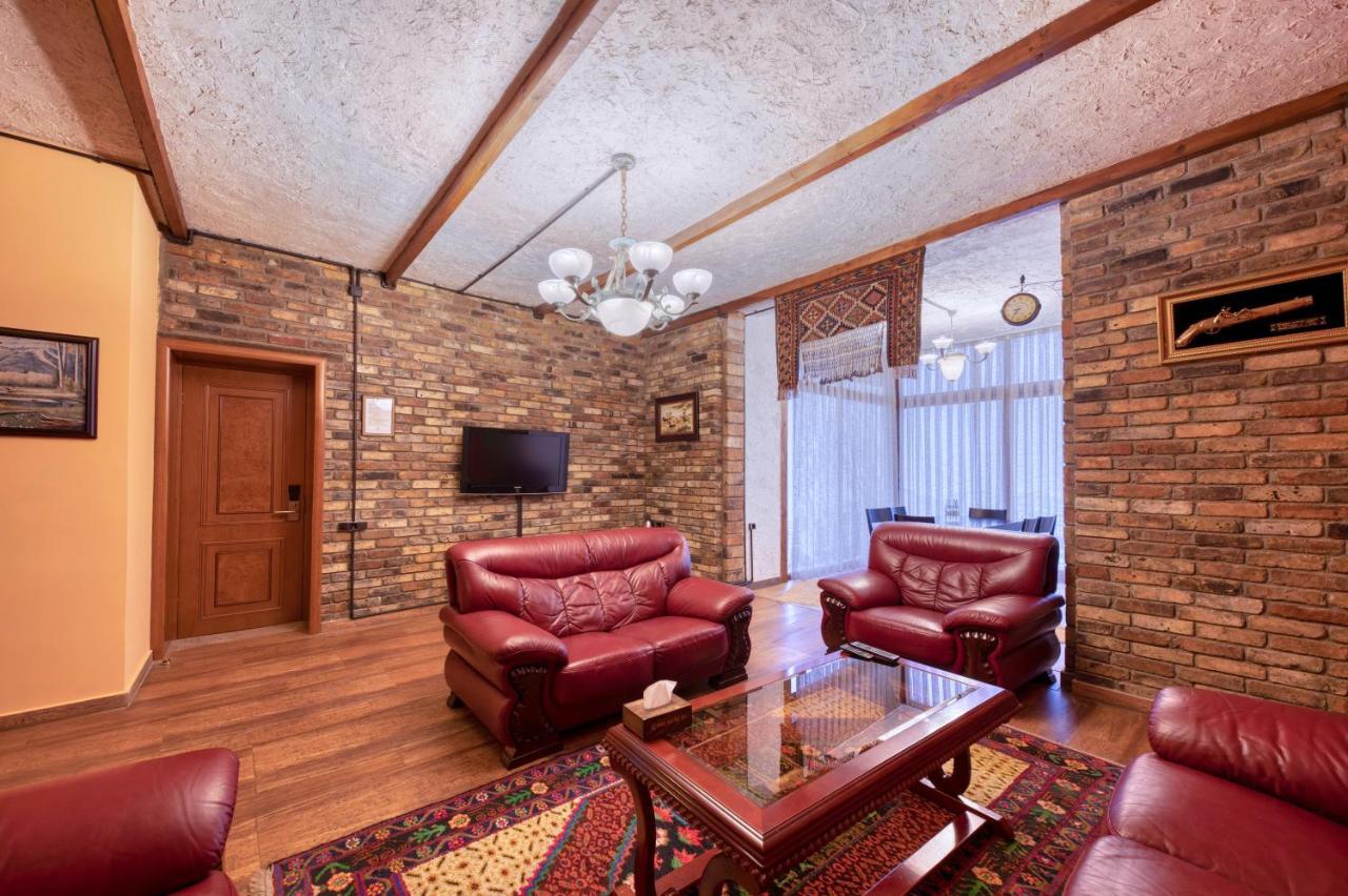 Alpine Castle Hotel Dilijan Ngoại thất bức ảnh