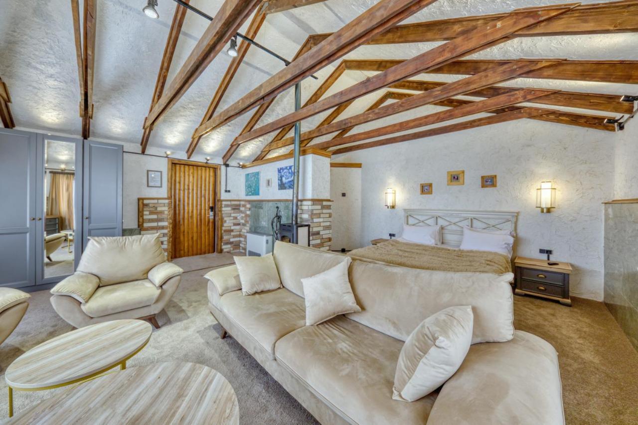 Alpine Castle Hotel Dilijan Ngoại thất bức ảnh