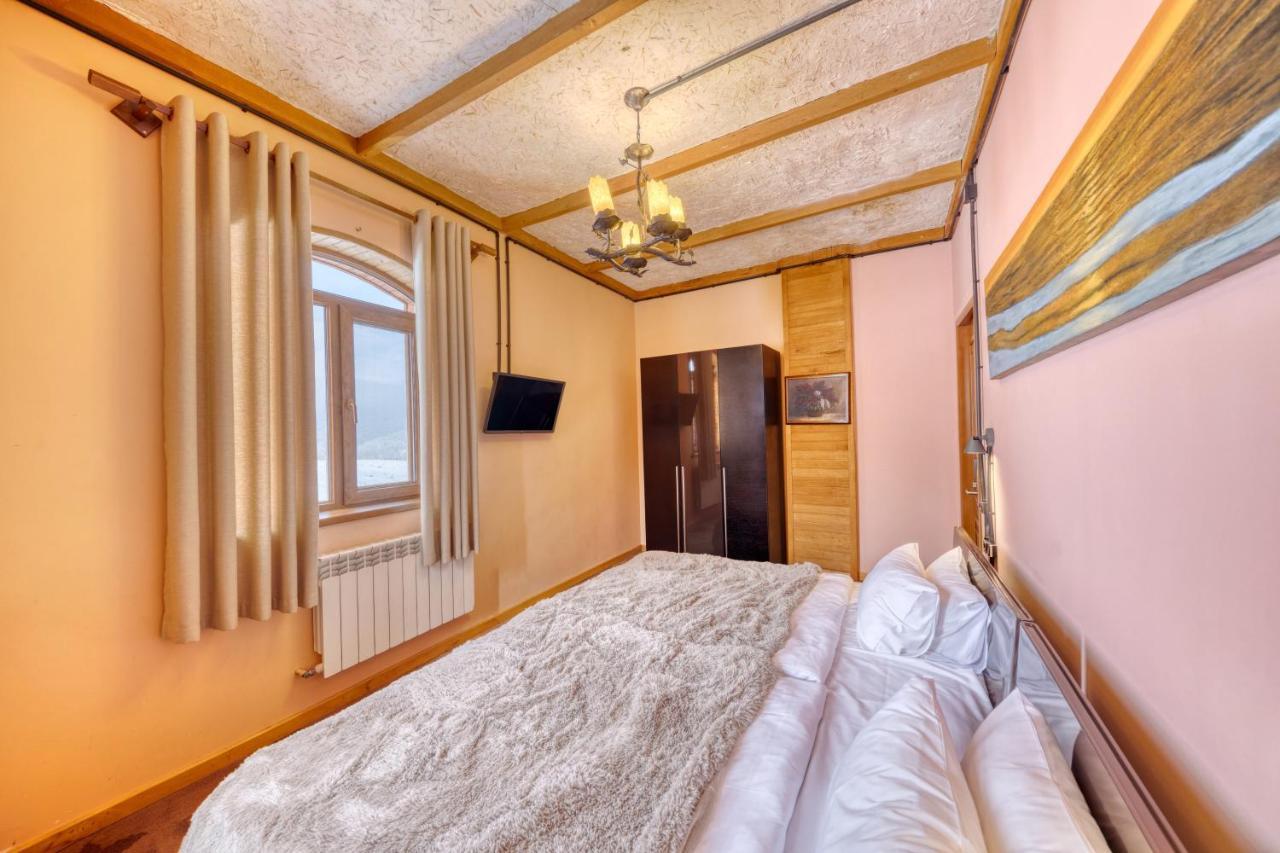 Alpine Castle Hotel Dilijan Ngoại thất bức ảnh