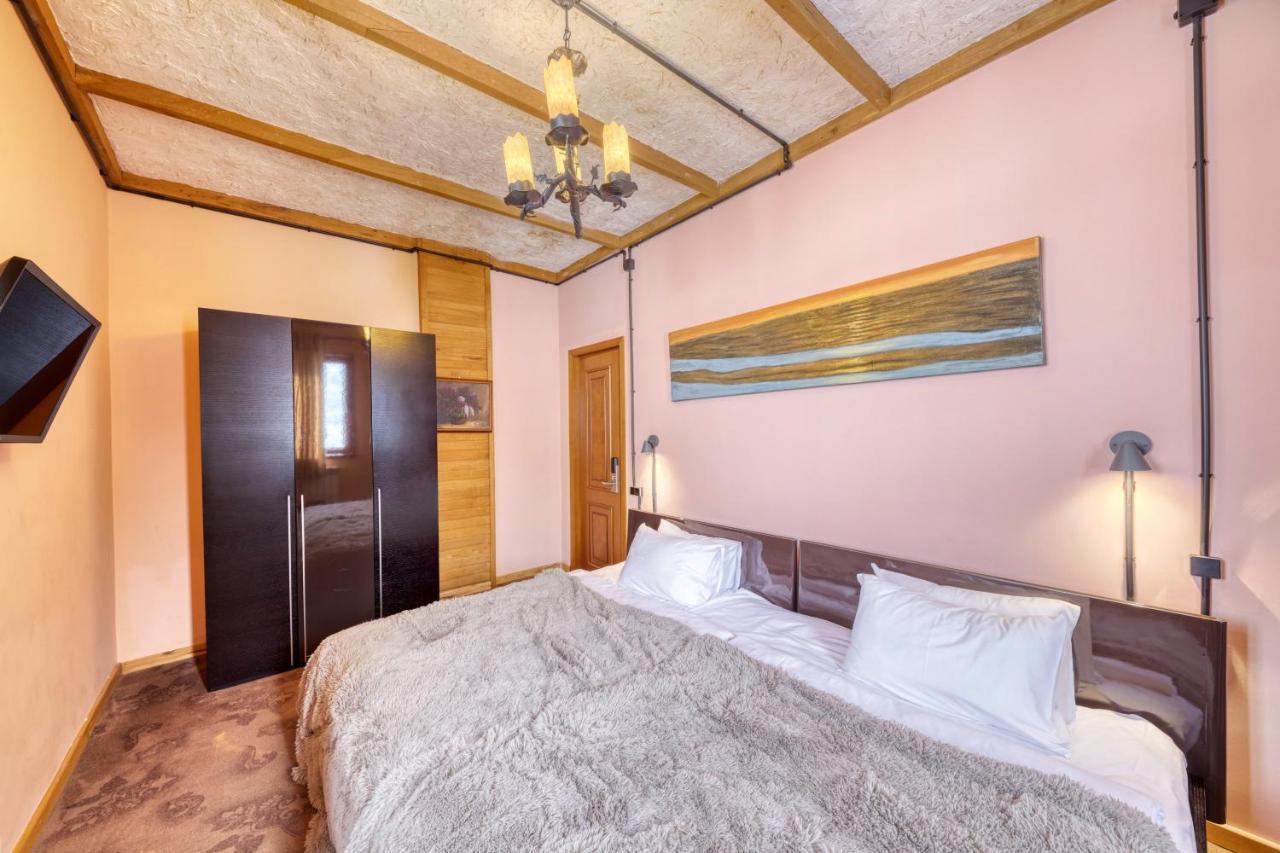 Alpine Castle Hotel Dilijan Ngoại thất bức ảnh